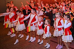 03 Prunks RG Laar 2026- 02-14 15  Samstags Tour, 14. Februar - Nach dem Kinderkarnevalszug hatten wir an diesem Samstag noch 3 Termine. Zuerst waren wir zum Seniorenkarneval im CURATA Haus in Dinslaken Hiesfeld. Am Abend ging es zum letzten Mal bei unseren » Blauen Jungs « auf die Bühne. Und auch zum letzten Mal hieß es Helau bei der KG Rot-Gold Laar. : DVPJ, Toni I, Kinderprinz Juls I., Juls I., Prinzessin, Aileen I., Prinzessin Aileen I., HDK, Duisburg, Karneval, Helau, Tollität, Event, Session 2025, Session 2026, Hauptausschuss, Gemeinschaft, Hauptausschuss Karneval Duisburg, Duisburg ist echt