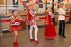 03 Der Empfang 2026- 02-14 14  Unser Tag - ein schöner Tag - Es war 8 Uhr in der Früh als wir am Samstagmorgen, 14. Februar, als wir mit Musik am WYNDHAM Hotel Duisburger Hof geweckt wurden. Danach ging es dann nach Hamborn wo „unser“ Kinderkarnevalszug pünktlich um 11:11 Uhr startete. Zu Mittagszeit gab es dann anschließend eine Empfang für uns und die Teneriffa Delegation. : DVPJ, Toni I, Kinderprinz Juls I., Juls I., Prinzessin, Aileen I., Prinzessin Aileen I., HDK, Duisburg, Karneval, Helau, Tollität, Event, Session 2025, Session 2026, Hauptausschuss, Gemeinschaft, Hauptausschuss Karneval Duisburg, Duisburg ist echt